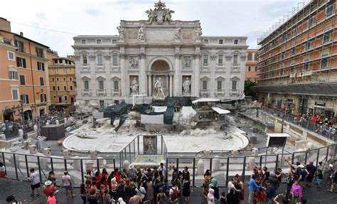 fendi inizio restauro fontana trevu|Il lungo (e complesso) restauro della Fontana di Trevi.